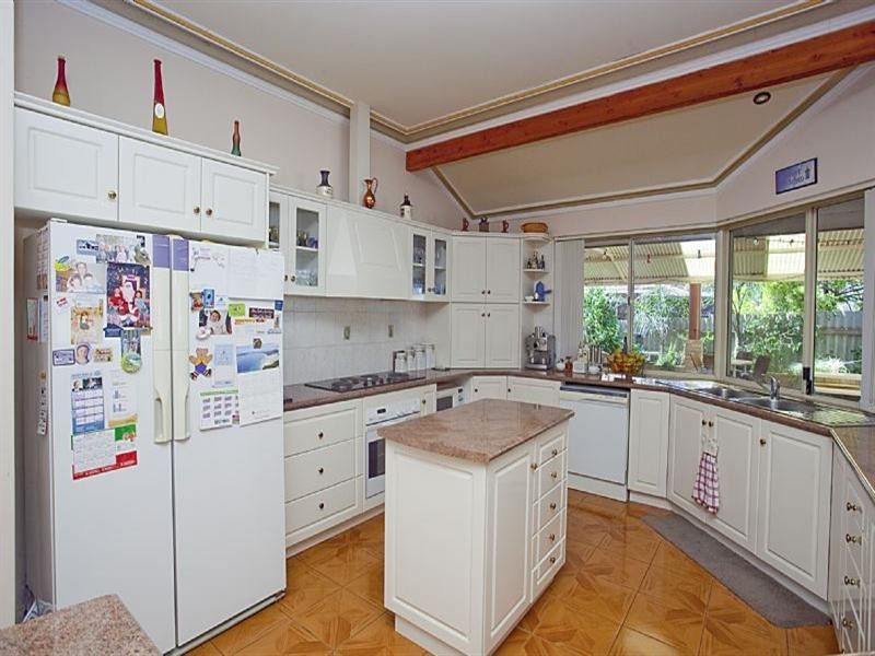 13 Dawn Road, Walliston WA 6076