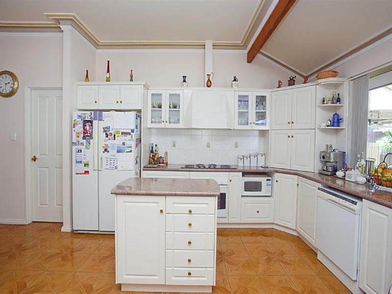 13 Dawn Road, Walliston WA 6076