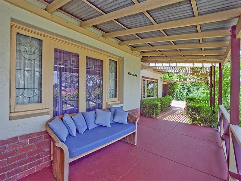 5 Seaview Terrace, Kalamunda WA 6076