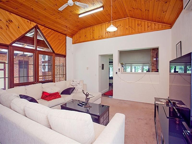 5 Seaview Terrace, Kalamunda WA 6076