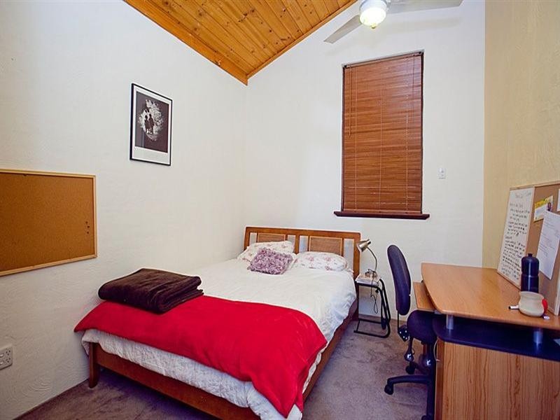 5 Seaview Terrace, Kalamunda WA 6076