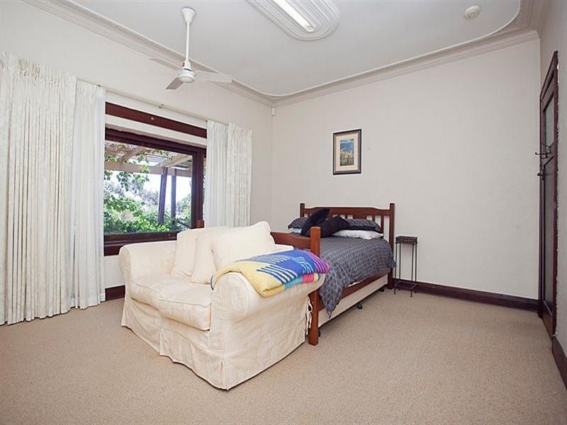 5 Seaview Terrace, Kalamunda WA 6076