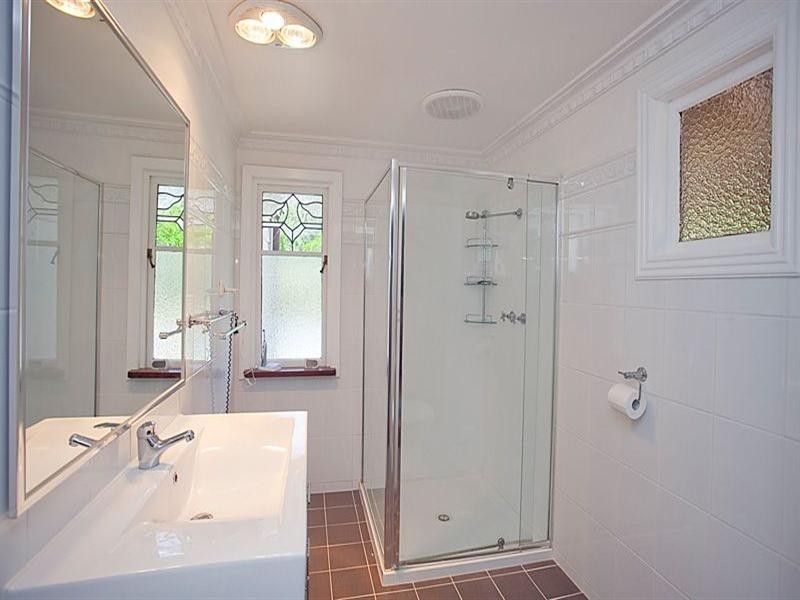 5 Seaview Terrace, Kalamunda WA 6076