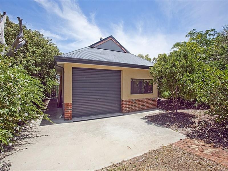 5 Seaview Terrace, Kalamunda WA 6076