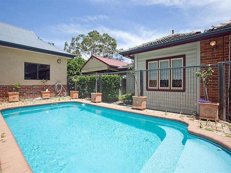 5 Seaview Terrace, Kalamunda WA 6076