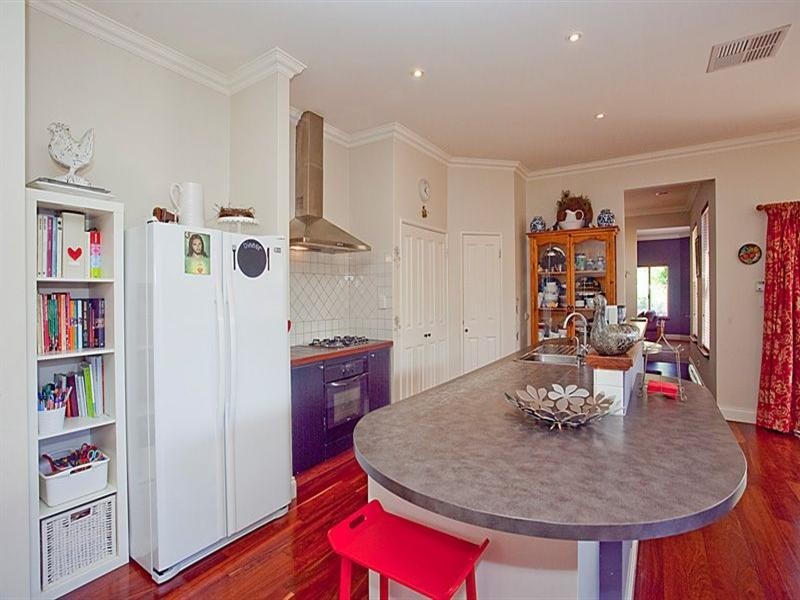 1 Lenori Road, Gooseberry Hill WA 6076