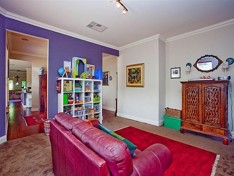 1 Lenori Road, Gooseberry Hill WA 6076