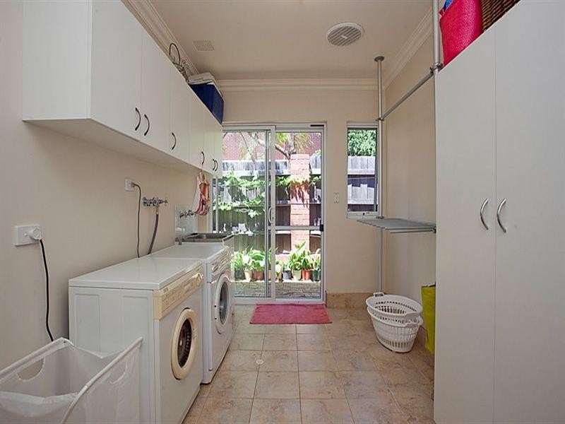 1 Lenori Road, Gooseberry Hill WA 6076