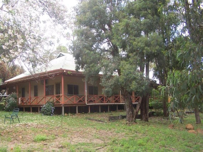 30 Edward Road, Lesmurdie WA 6076