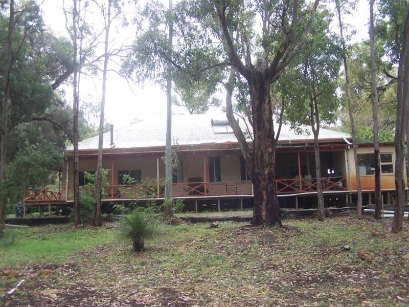 30 Edward Road, Lesmurdie WA 6076