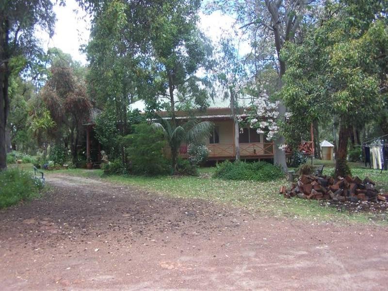 30 Edward Road, Lesmurdie WA 6076