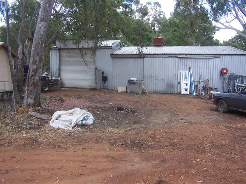 30 Edward Road, Lesmurdie WA 6076