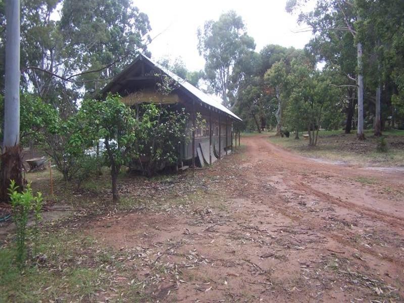 30 Edward Road, Lesmurdie WA 6076