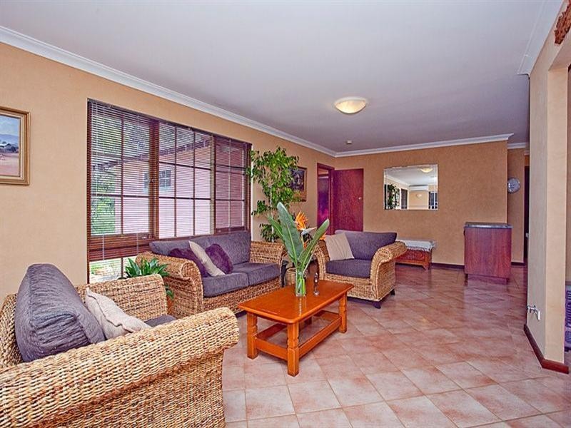 8 Cameron Close, Lesmurdie WA 6076