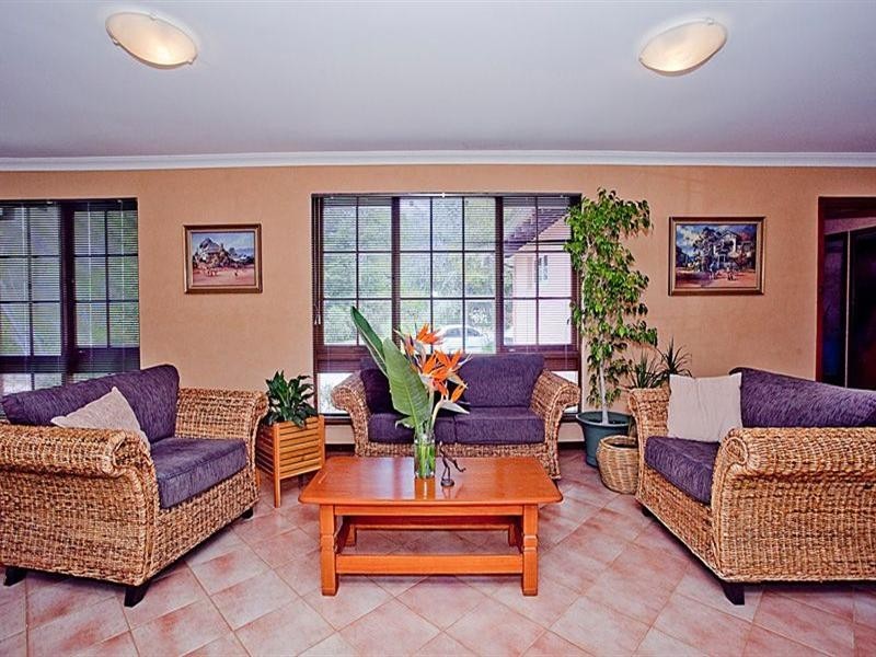 8 Cameron Close, Lesmurdie WA 6076