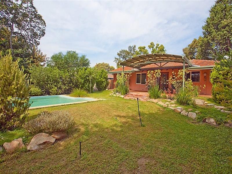 8 Cameron Close, Lesmurdie WA 6076