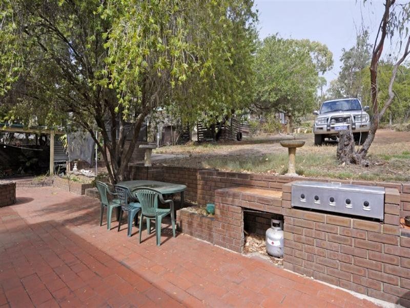 28 Carramar Drive, Kalamunda WA 6076