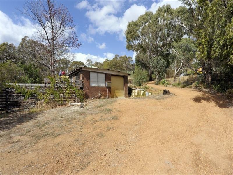 28 Carramar Drive, Kalamunda WA 6076