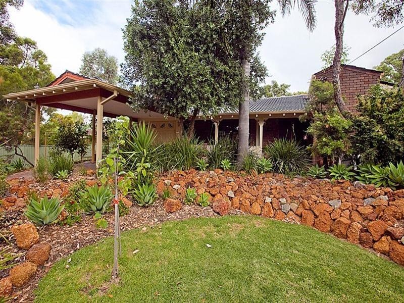 66 Chislehurst Road, Lesmurdie WA 6076