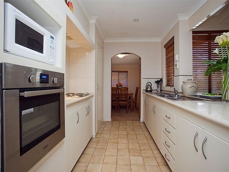 66 Chislehurst Road, Lesmurdie WA 6076