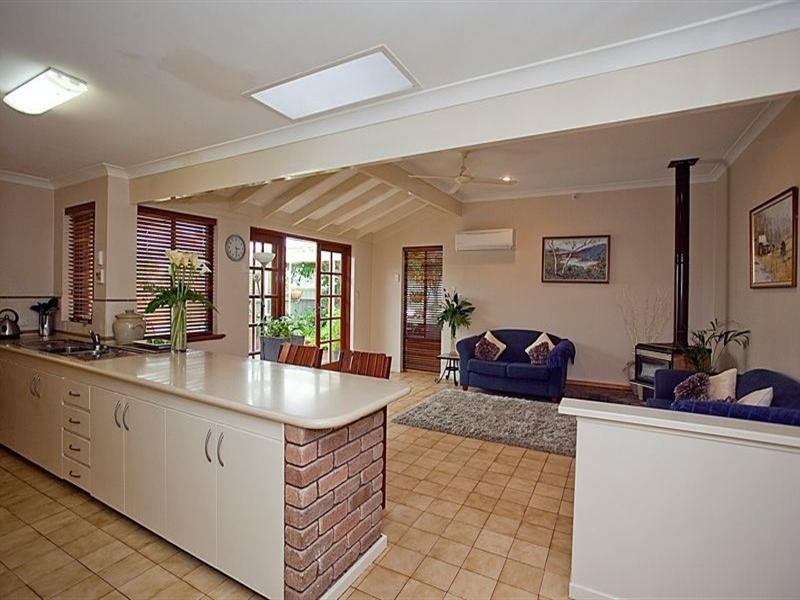 66 Chislehurst Road, Lesmurdie WA 6076