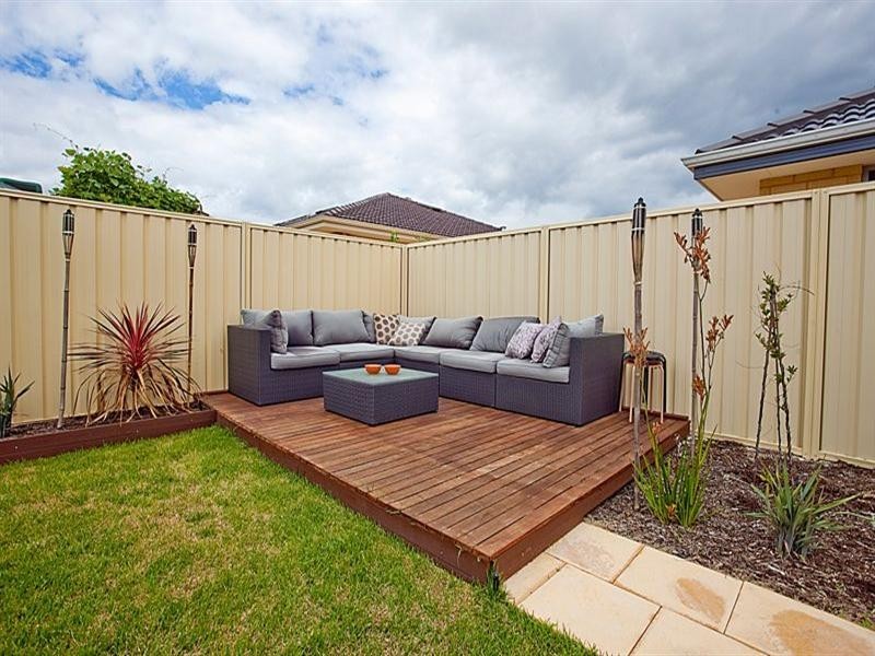 104 Sheffield Road, Wattle Grove WA 6107