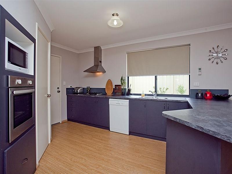 104 Sheffield Road, Wattle Grove WA 6107