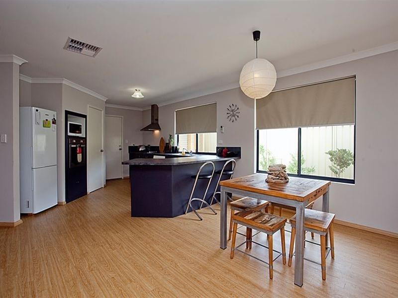 104 Sheffield Road, Wattle Grove WA 6107