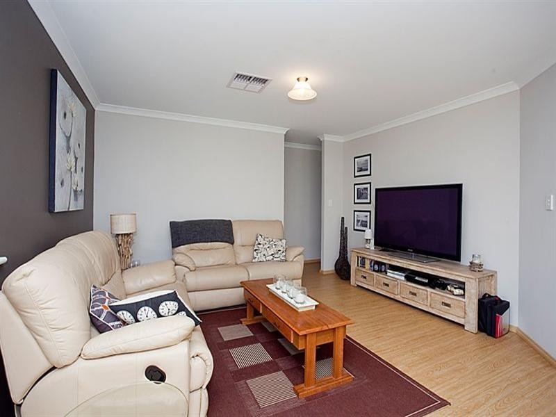 104 Sheffield Road, Wattle Grove WA 6107