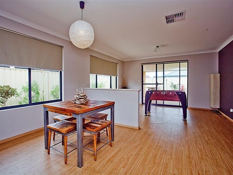 104 Sheffield Road, Wattle Grove WA 6107