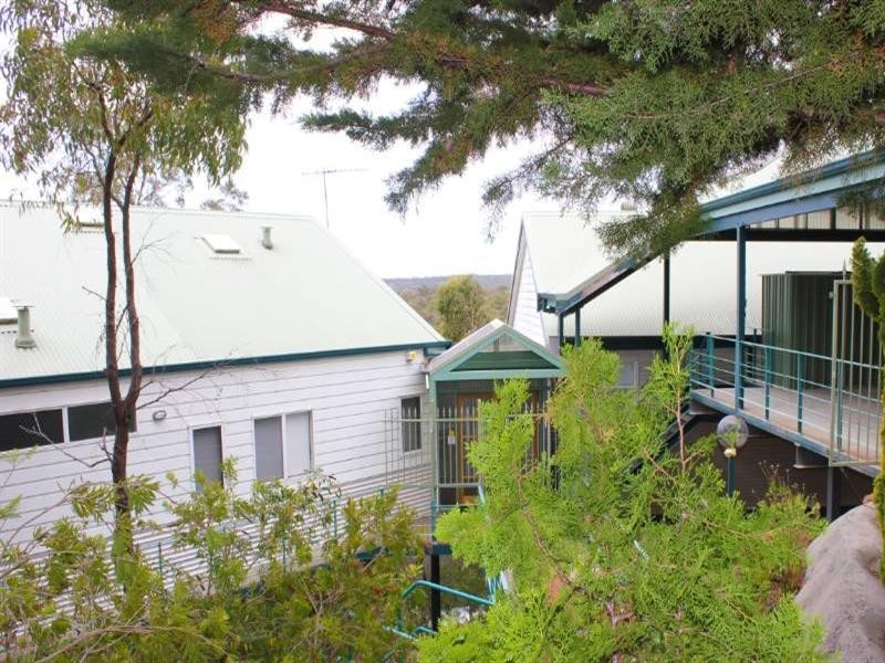 16 Echo Road, Kalamunda WA 6076