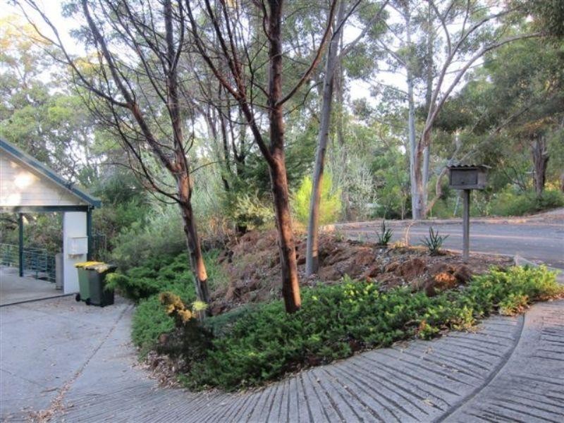 16 Echo Road, Kalamunda WA 6076