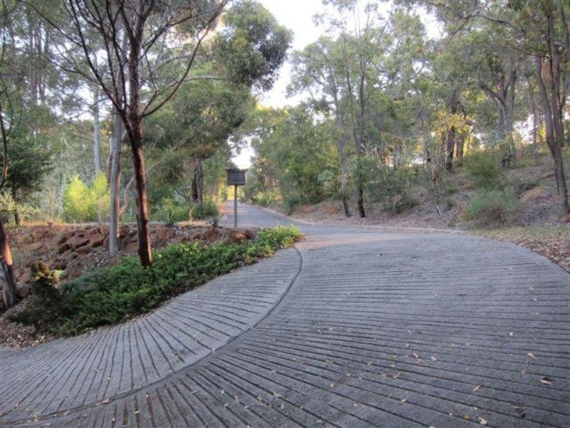 16 Echo Road, Kalamunda WA 6076