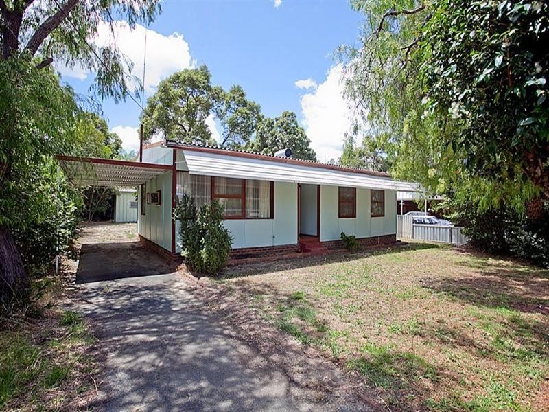 10 Wyuna Crescent, Lesmurdie WA 6076