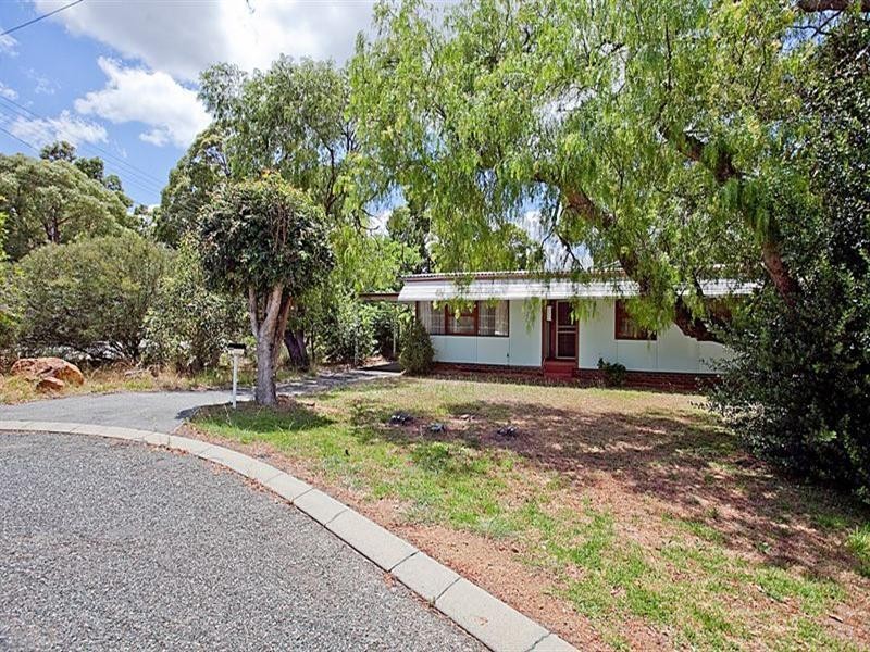 10 Wyuna Crescent, Lesmurdie WA 6076