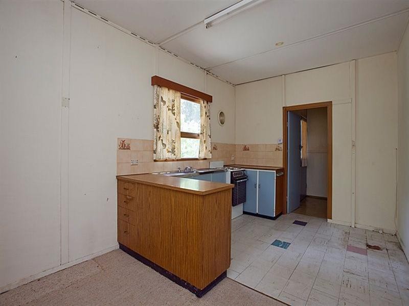 10 Wyuna Crescent, Lesmurdie WA 6076