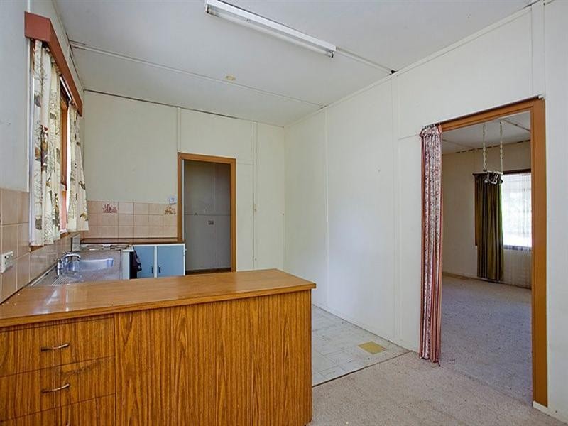 10 Wyuna Crescent, Lesmurdie WA 6076