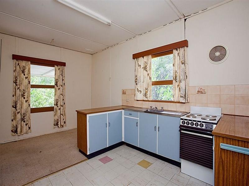 10 Wyuna Crescent, Lesmurdie WA 6076