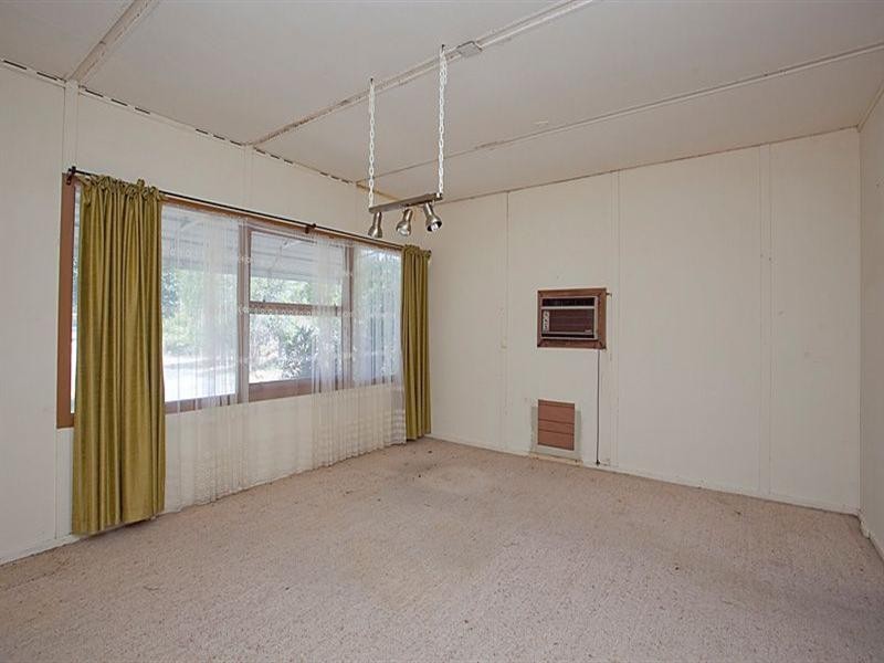 10 Wyuna Crescent, Lesmurdie WA 6076