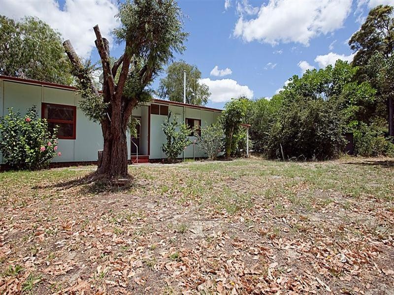 10 Wyuna Crescent, Lesmurdie WA 6076