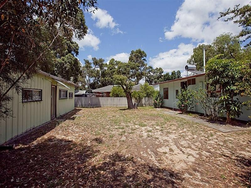 10 Wyuna Crescent, Lesmurdie WA 6076