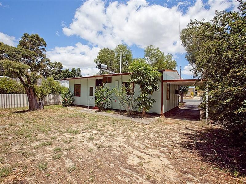 10 Wyuna Crescent, Lesmurdie WA 6076