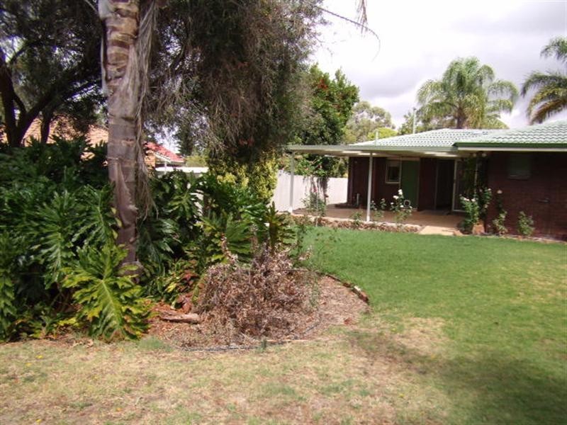 36 Hunter Drive, Lesmurdie WA 6076