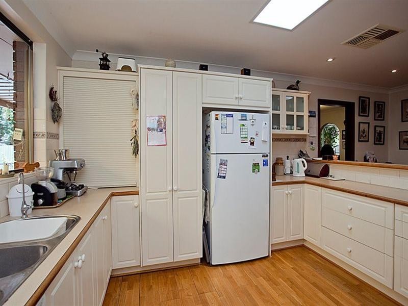 9 Kadina Road, Gooseberry Hill WA 6076