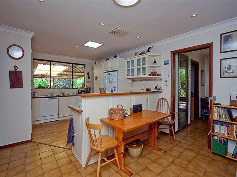 9 Kadina Road, Gooseberry Hill WA 6076