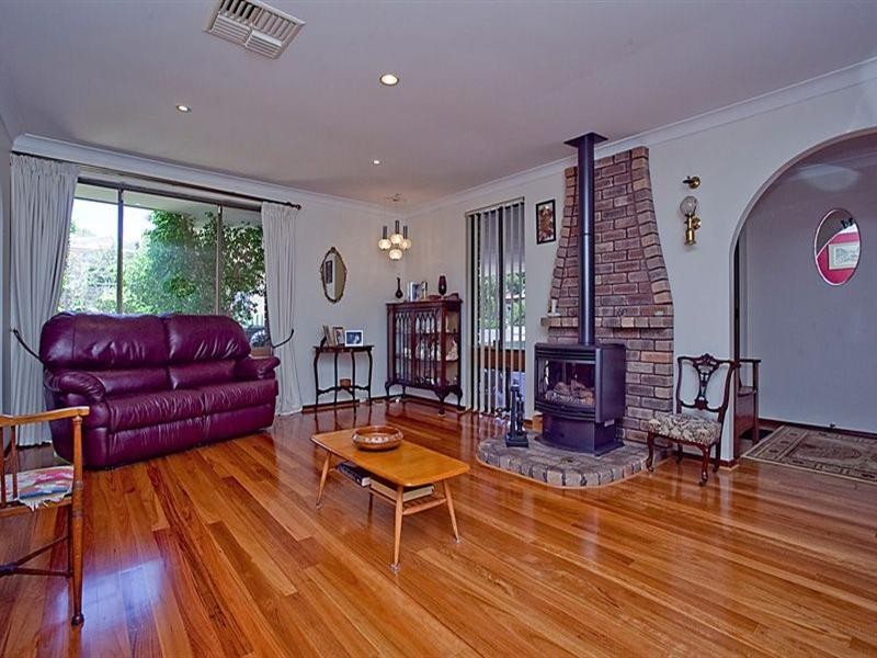 9 Kadina Road, Gooseberry Hill WA 6076