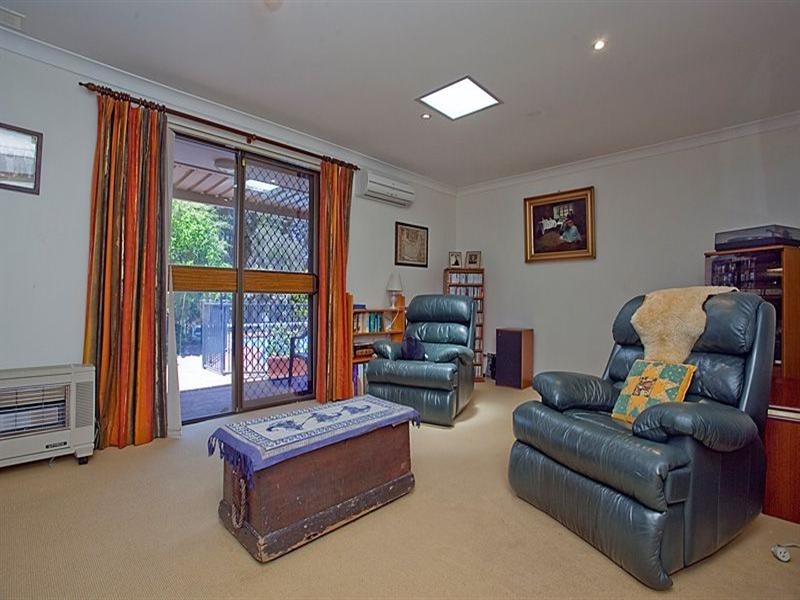 9 Kadina Road, Gooseberry Hill WA 6076