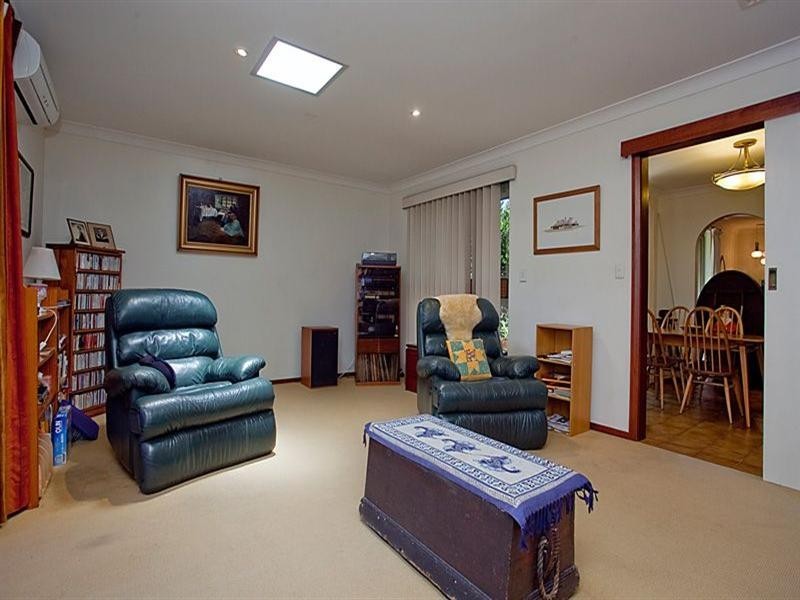 9 Kadina Road, Gooseberry Hill WA 6076