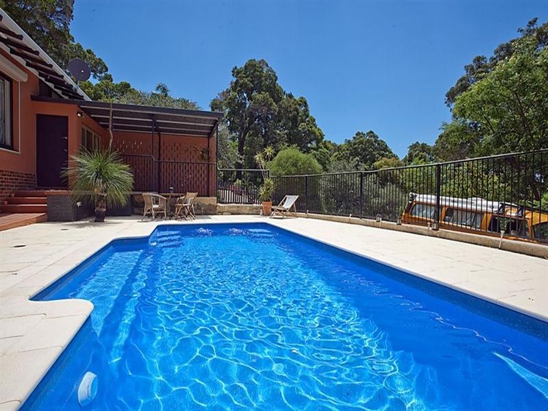 20 Mundaring Weir Road, Kalamunda WA 6076