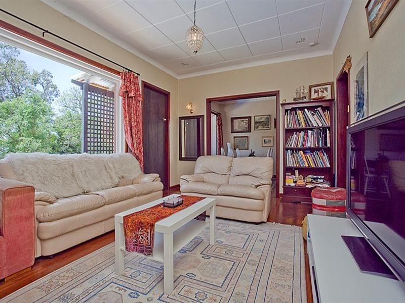 20 Mundaring Weir Road, Kalamunda WA 6076